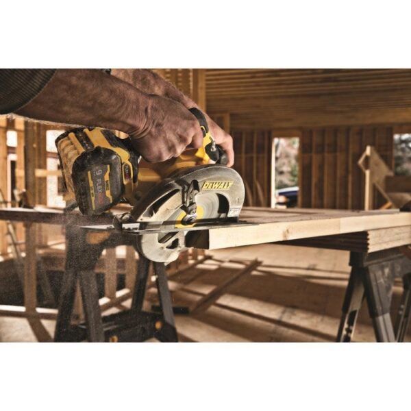 DEWALT FLEXVOLT Circular Saw Review Powerful Cordless 7-1/4 Inch Performance Tested DEWALT FLEXVOLT Circular Saw Review Powerful Cordless 7-1/4 Inch Performance Tested