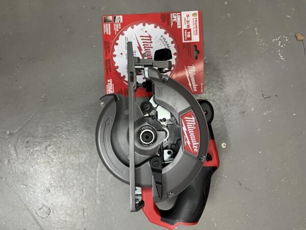 Milwaukee 2530-20 M12 Fuel 5-3/8" Circular Saw – tool Only Milwaukee 2530-20 M12 Fuel 5-3/8" Circular Saw – tool Only