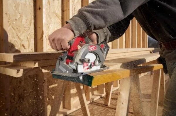 Milwaukee M18 Fuel Circular Saw Review revealing power speed and durability insights Milwaukee M18 Fuel Circular Saw Review revealing power speed and durability insights